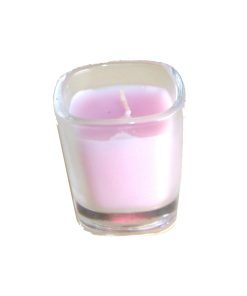 Lumanare roz in pahar de sticla forma patrata